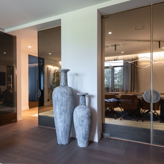 Glass partition walls